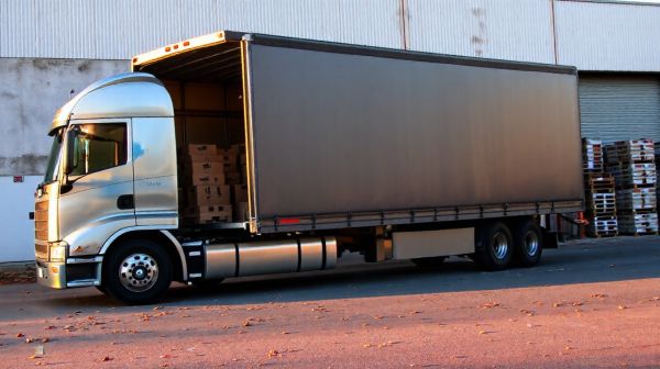 Solutions de location de camions au Mans pour le déménagement