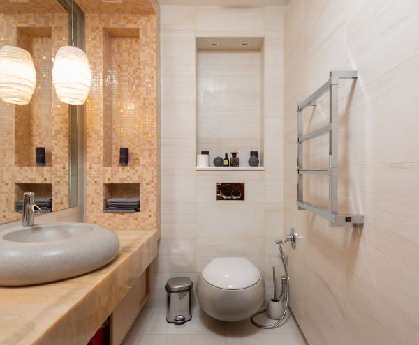 Transformez votre salle de bain avec des poubelles stylées