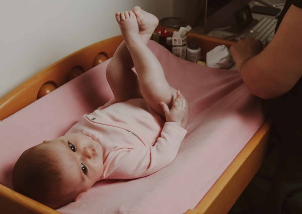 Choisir une table à langer murale : les critères à considérer