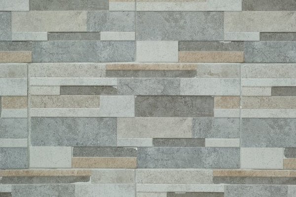 Comment poser du carrelage mural en pierre reconstituée ?